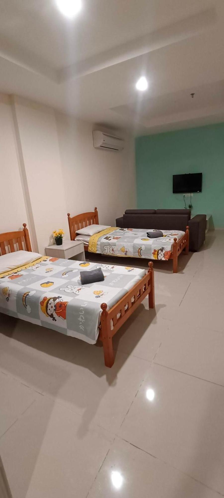 לומוט Glossy Marina Homestays מראה חיצוני תמונה